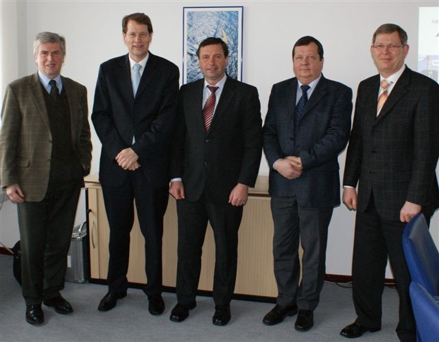 KBA-Präsident Ekhard Zinke, Gero Storjohann, Volkmar Vogel und die Abteilungsleiter Axel Elsner und Bodo Bronnmann (Quelle: KBA)